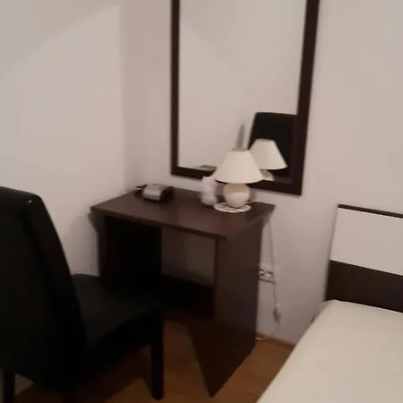Atena شقة